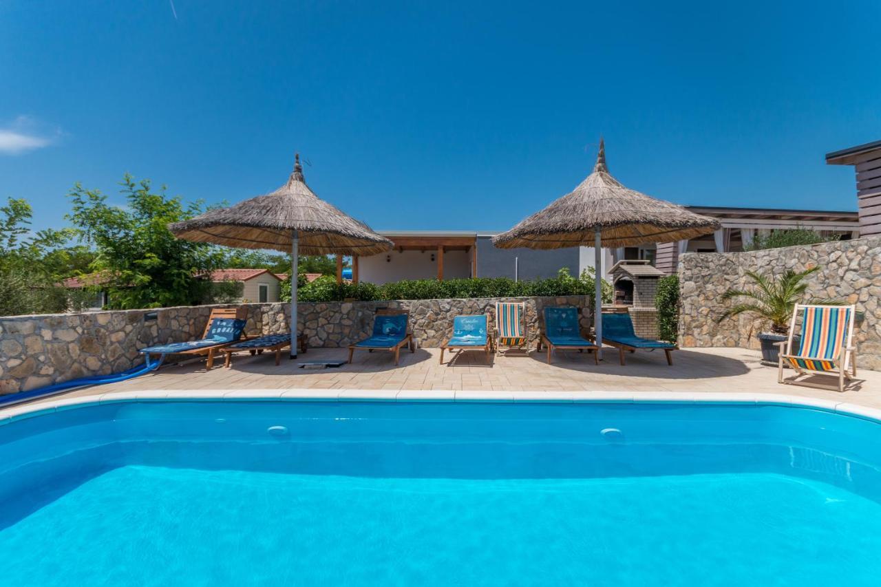 Camp Mateo With Pool
