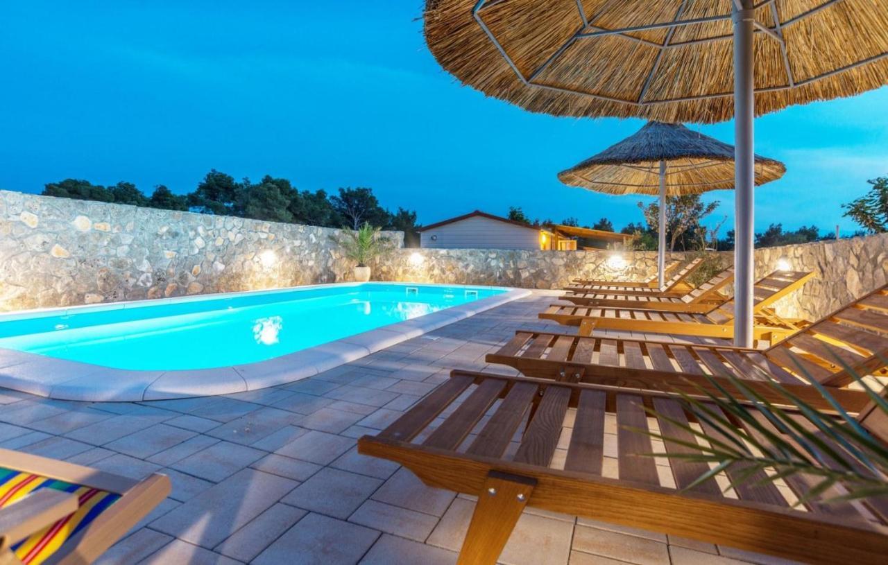 Camp Mateo With Pool Ferienpark *
