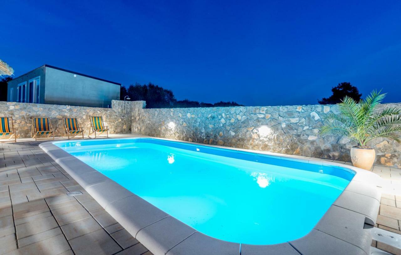 Camp Mateo With Pool Ferienpark *
